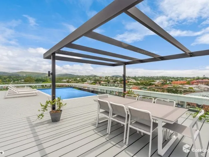 Luxury, Air-conditioned 2 Bedroom Apartment - walk to schools, bars/cafes, public transport and the Brisbane River