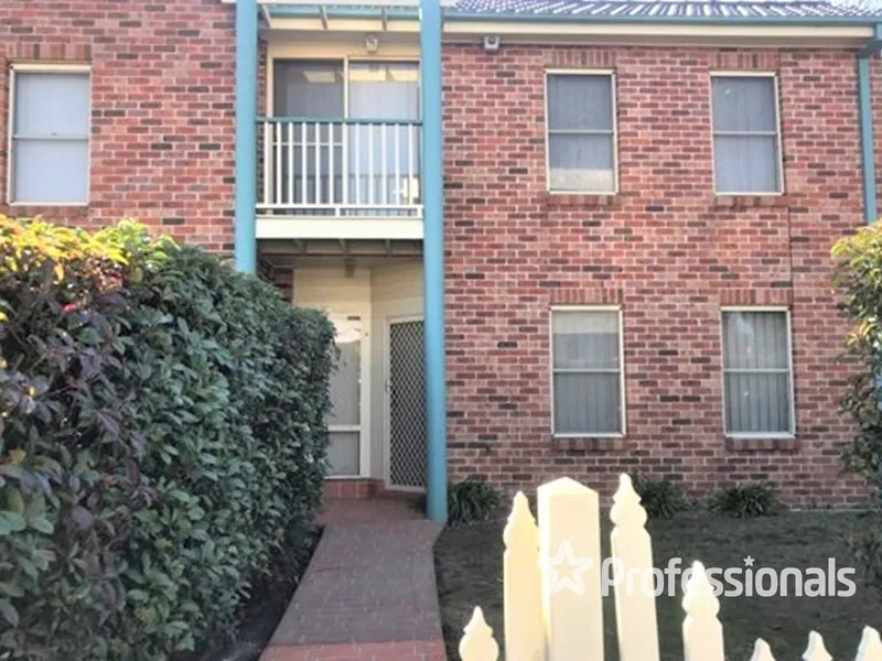 NEWLY UPDATED THREE BEDROOM TOWNHOUSE!