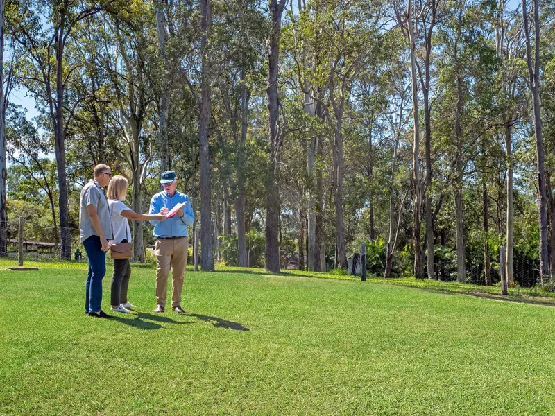 Are you “Village People”? 3,000 m2 Block with Town Water