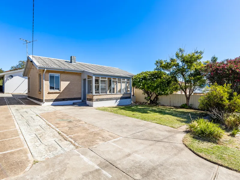 Family Home Walking Distance to Beach
