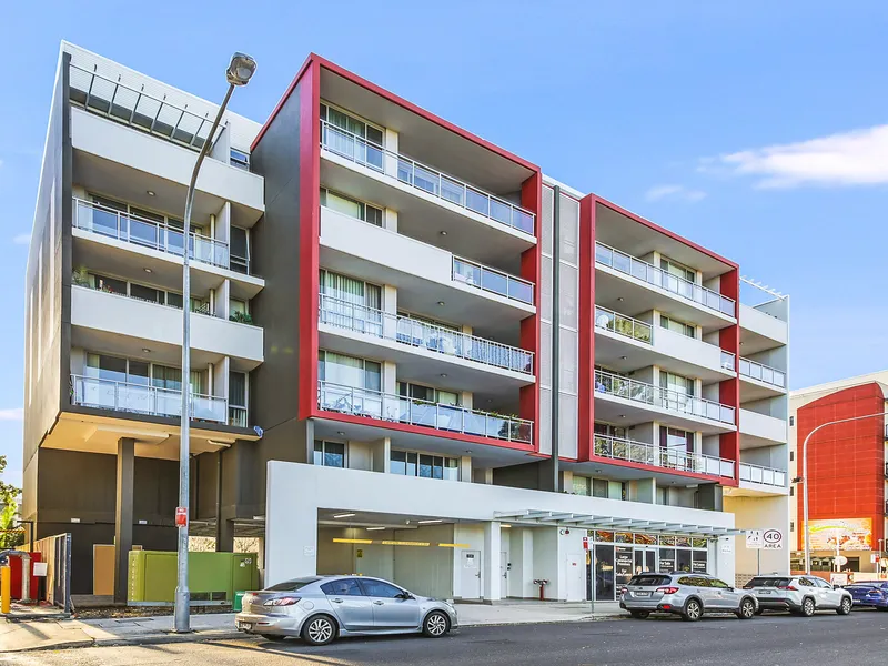 REFRESHED HOME UNIT IN THE IDEAL LOCALE