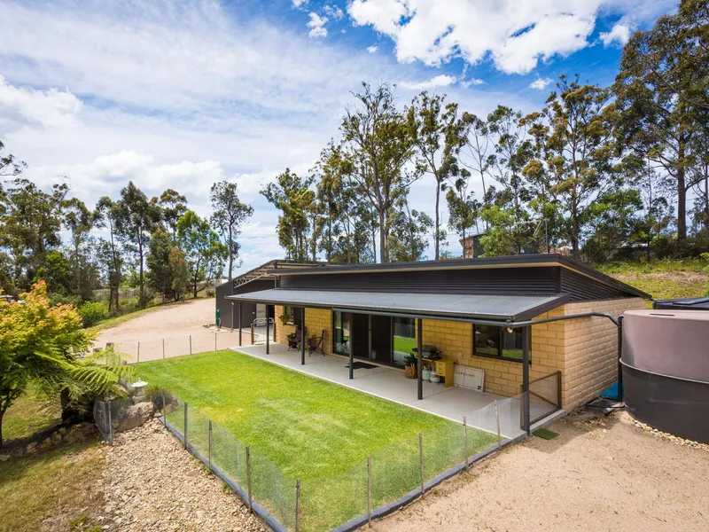 LOW MAINTENANCE, COASTAL LIVING AT ITS BEST!
