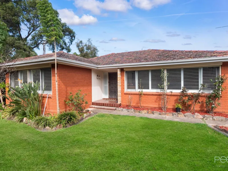 LOCATION, LOCATION, LOCATION – Walk To All Amenities