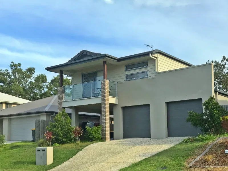 PRIVATE UNIQUE & MODERN