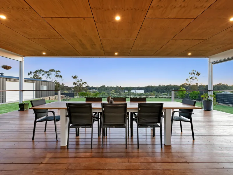 The complete package PLUS river views!
