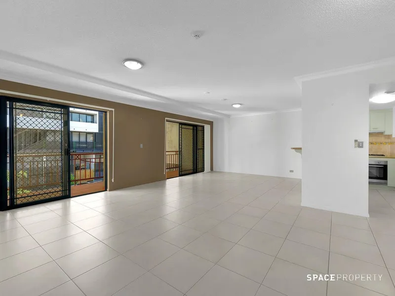 Spacious Two-Storey Unit In The Heart Of Brisbane
