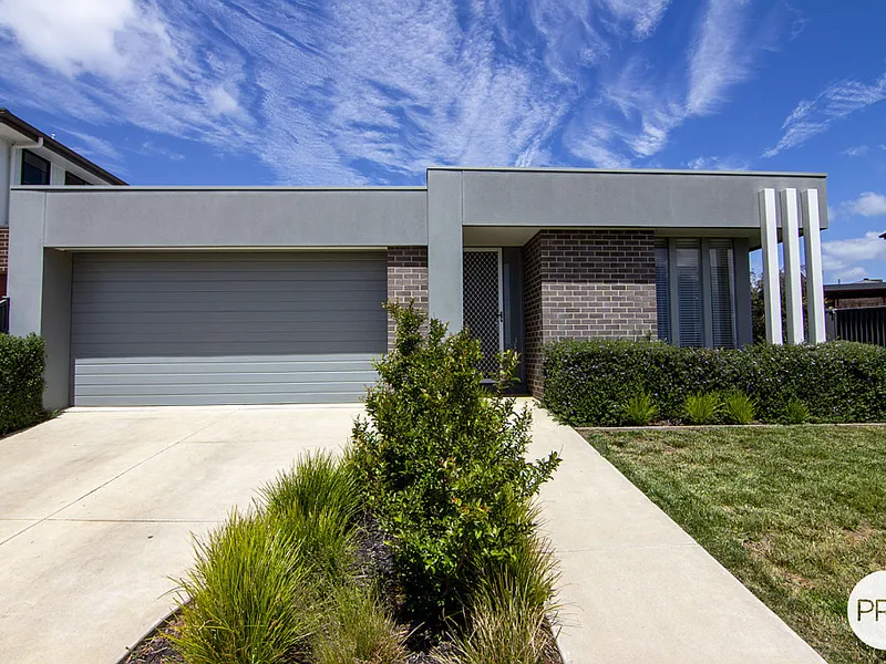 EXTREMELY TIDY AND WELL PRESENTED 3 BEDROOM HOME IN LUCAS ESTATE!