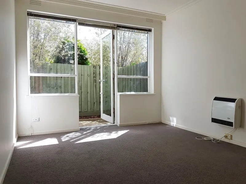 Ground floor with private courtyard