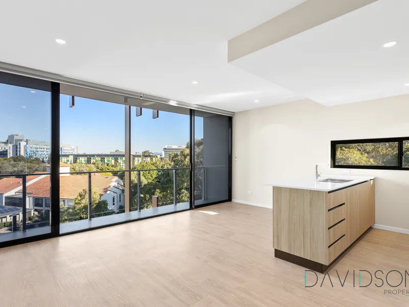 **APPLY NOW for PRE-APPROVAL** BRAND NEW, Modern Apartment, North Facing, Amazing Views, Conveniently Located! - AVAILABLE NOW