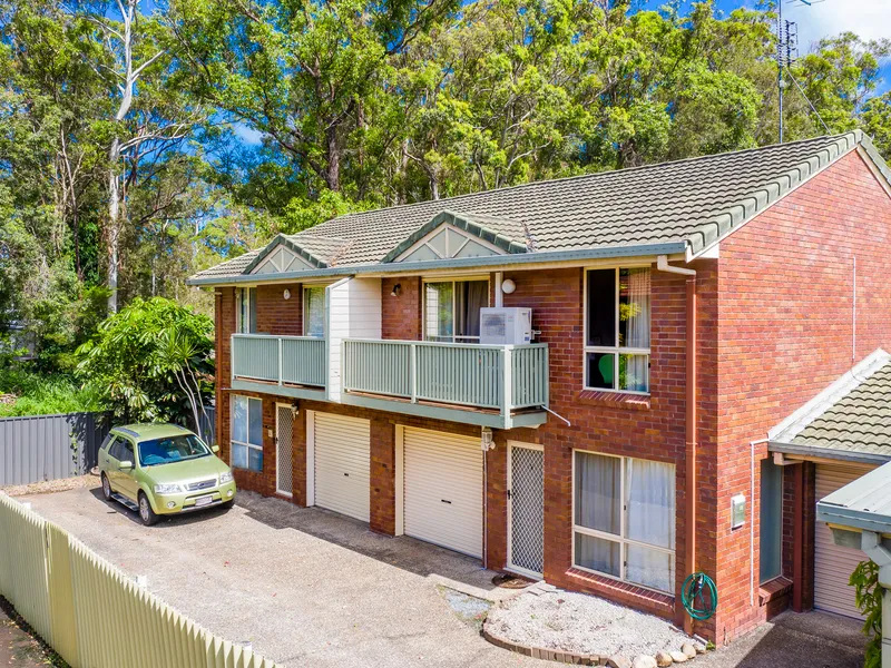 Spacious 3 bedroom Townhouse with Air Conditioning