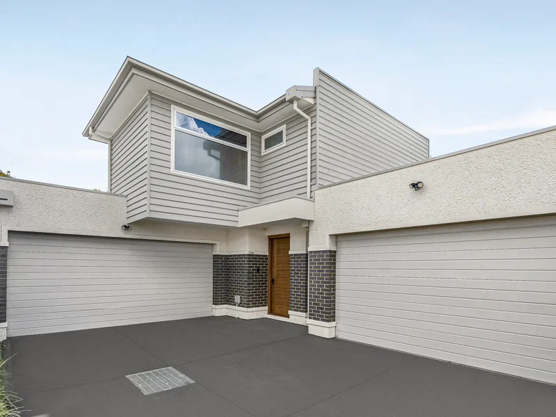 Near New, Contemporary Living