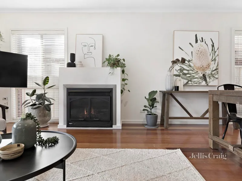 Easy-Living Style with Impressive Indoor/Outdoor Space