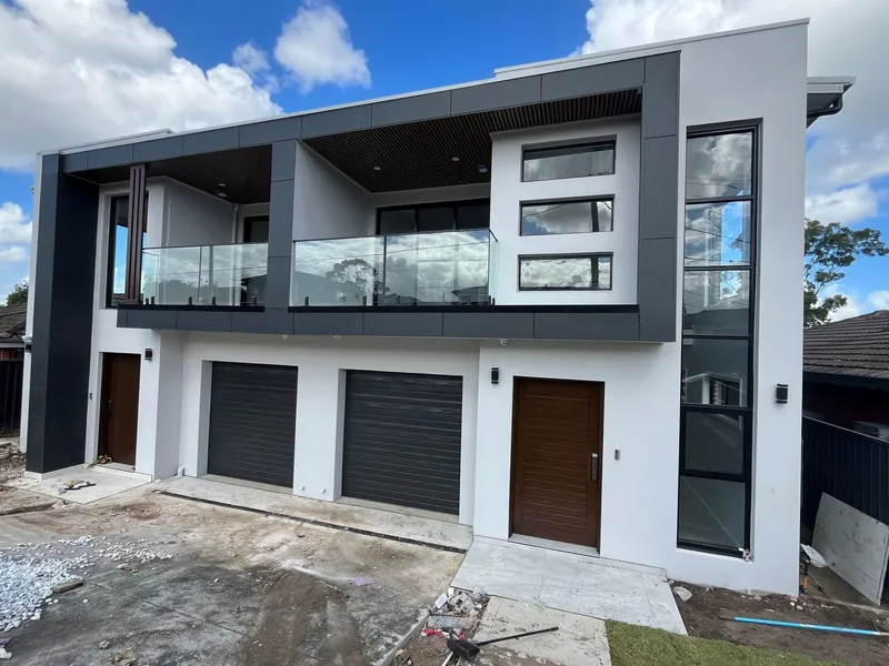 Brand New 5 Bedroom Duplex With Stunning Features!