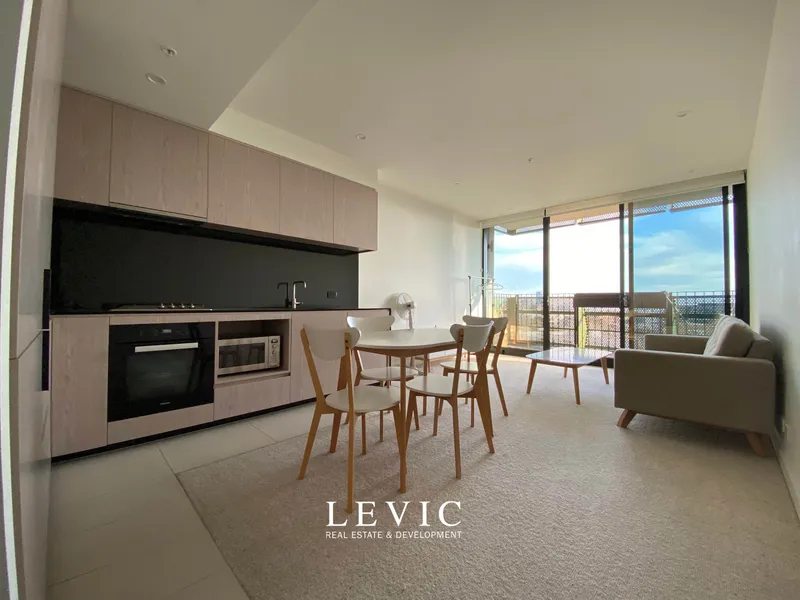 Perfectly positioned right next to University of Melbourne , Good location!!!