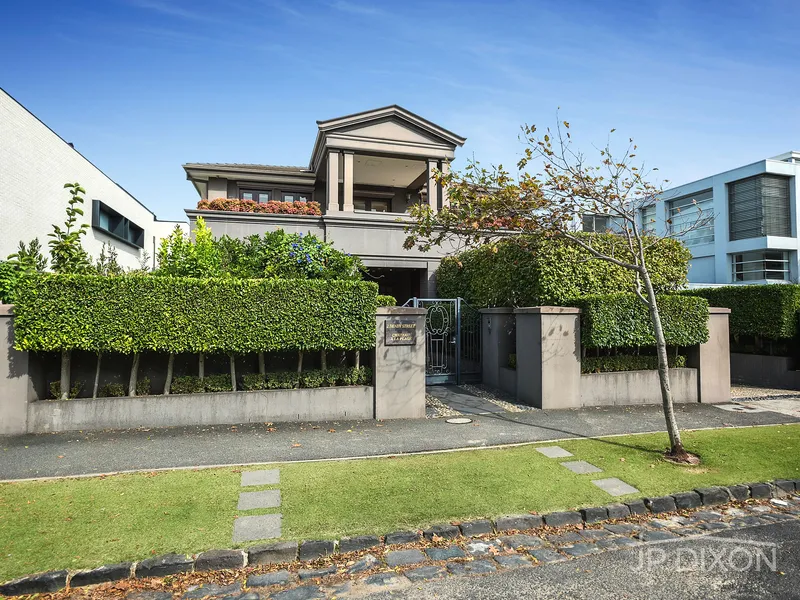 Single Level Penthouse in Prime Location