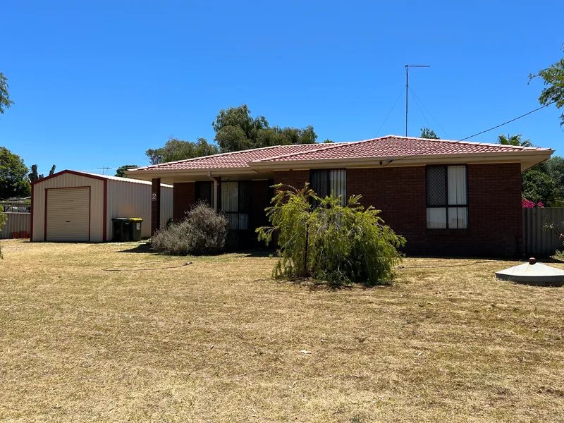 STROLL TO THE BEACH – CONTACT JUDY 9534 0027