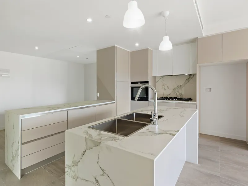 Luxury Two-Bedroom HUGE Open Plan Apartment with city views!