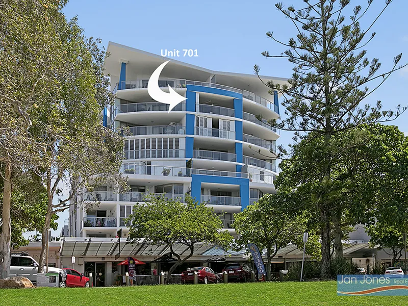 RESORT LIVING- WATER VIEWS- CONVENIENT LOCATION