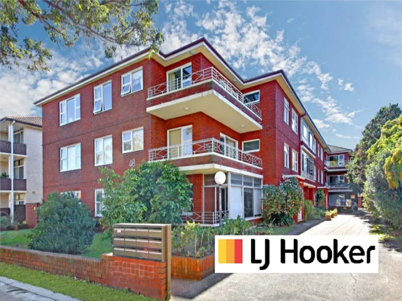 HUGE & FRESH BEACHSIDE BEAUTY!