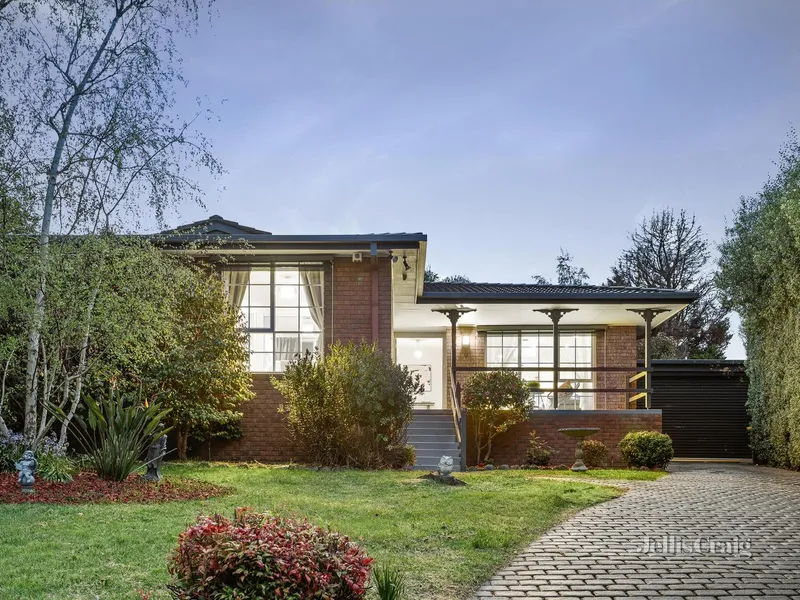 Modern living, entertaining and tranquil relaxation