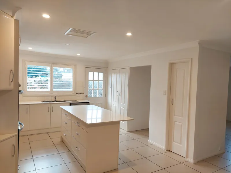 MODERN FIVE BEDROOM FAMILY HOME