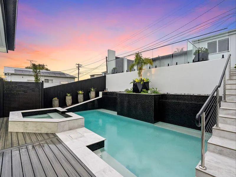 DELIVERING LIFESTYLE & LOCATION