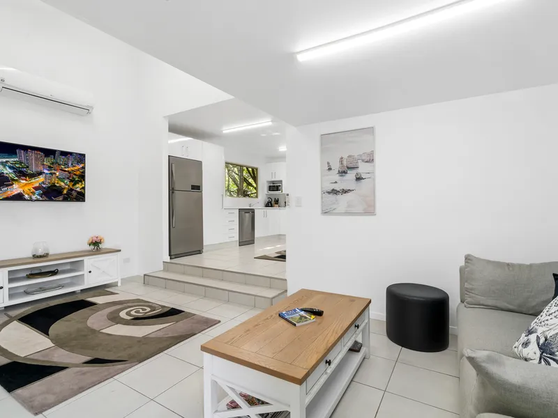 SELF CONTAINED GRANNY FLAT IN THE HEART OF TALLEBUDGERA VALLEY