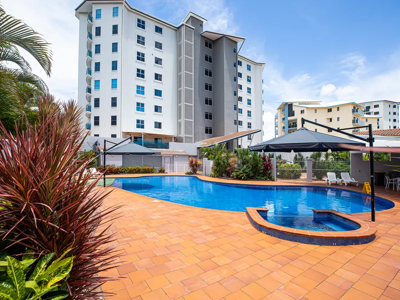 Unobstructed Views Over the Marina