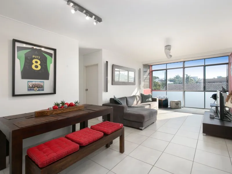 Modernised Apartment in Ultra Desirable Locale