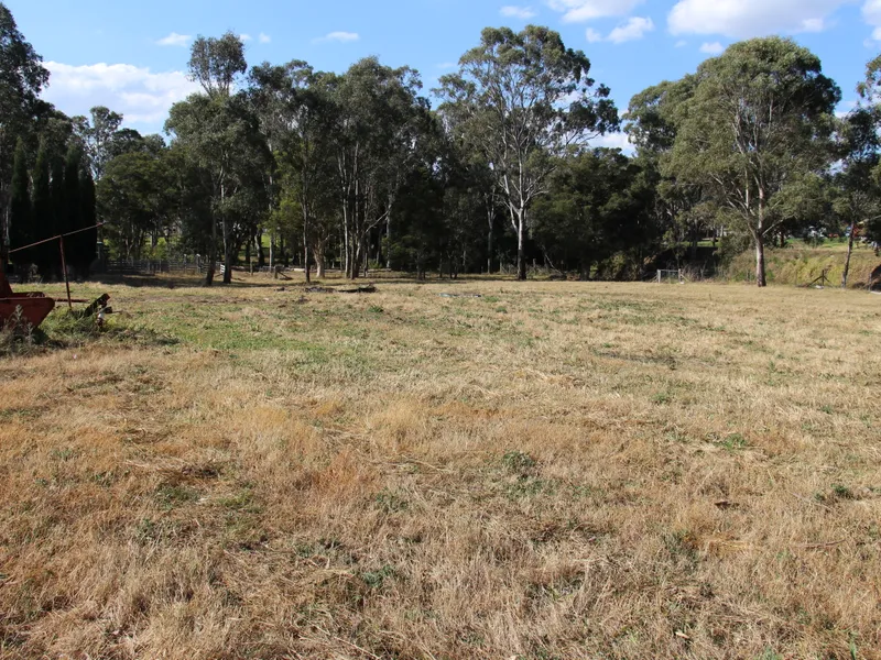 MAKE IT YOUR OWN! RIGHT IN THE HEART OF HORSLEY PARK