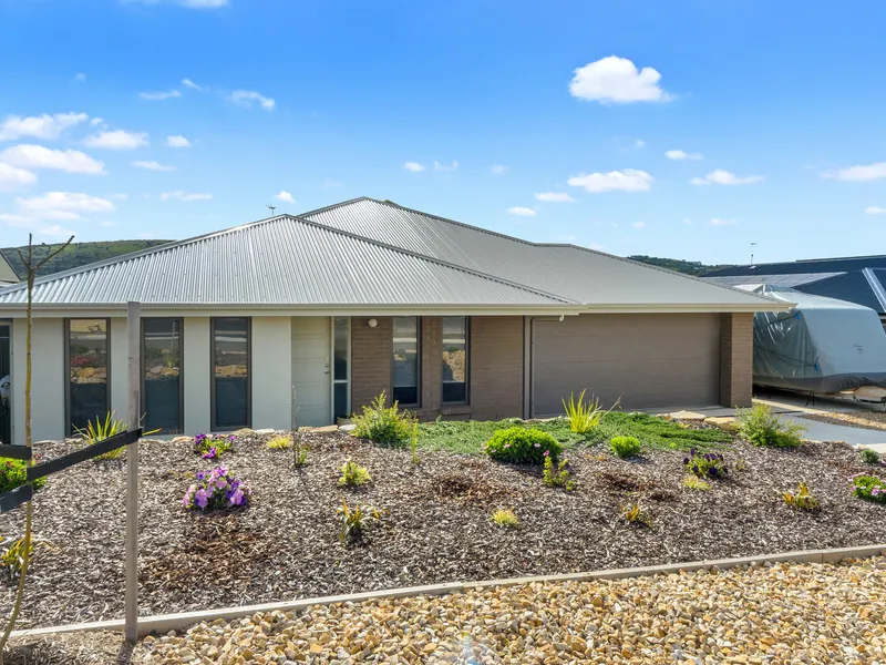 IMMACULATE LIVING WITH STUNNING RURAL VISTA