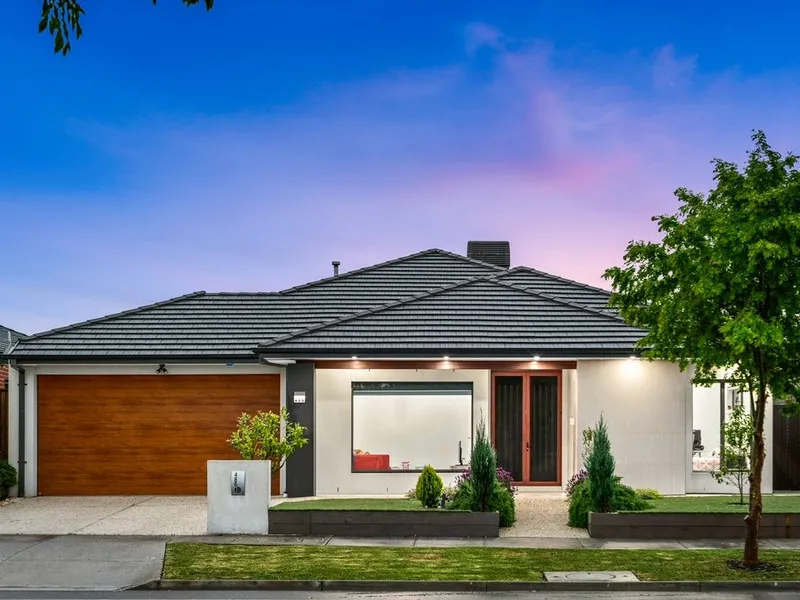 Family Perfection on a Sumptuous Single Level