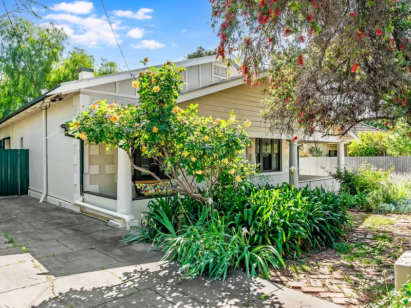 Charming bungalow c1925 on 836sqm approx. offering the perfect opportunity to renovate, refurbish or redevelop (subject to planning consent)