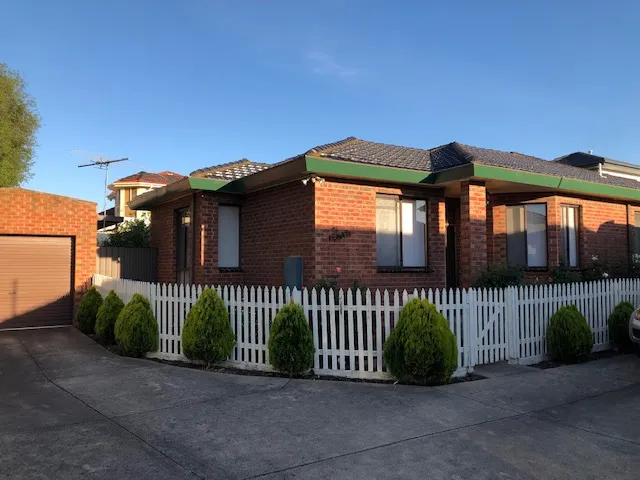 NEWLY RENOVATED EXTRA LARGE AND WELL PRESENTED VILLA