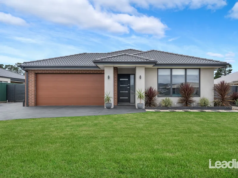 UNDER CONTRACT! ANOTHER HAPPY VENDOR!