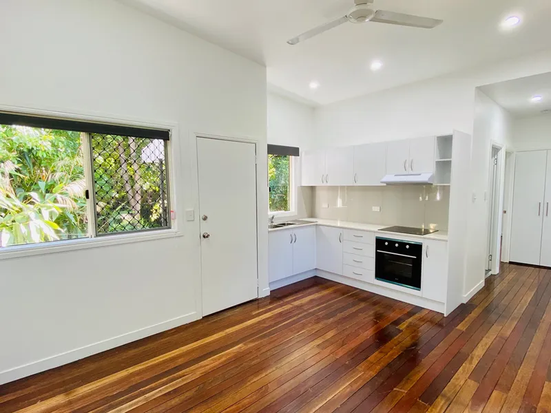 Brand New Fixtures & Fittings! Walk to QUT-Close to CBD.