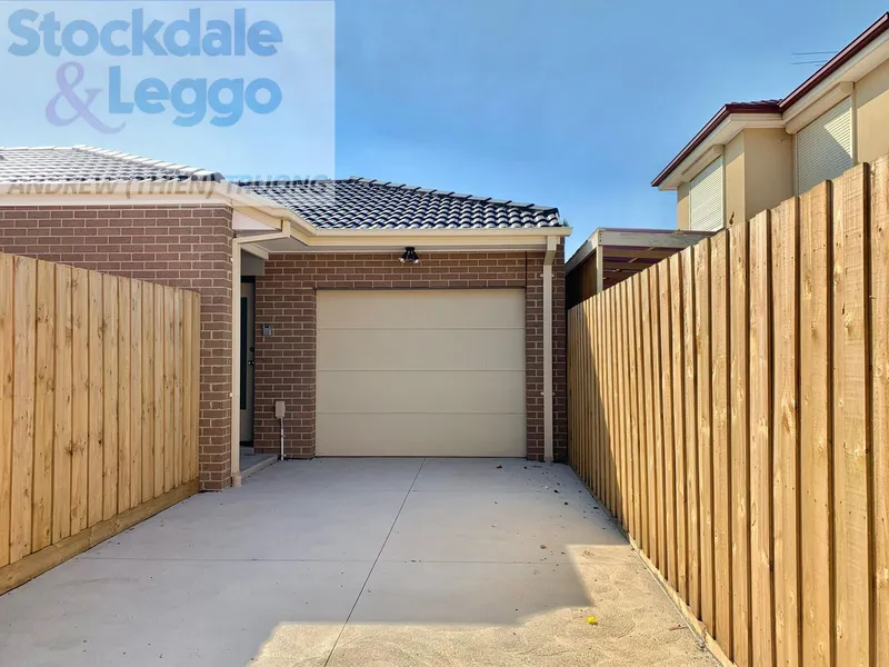 Grand New Townhouse - For Lucky Tenants !!!