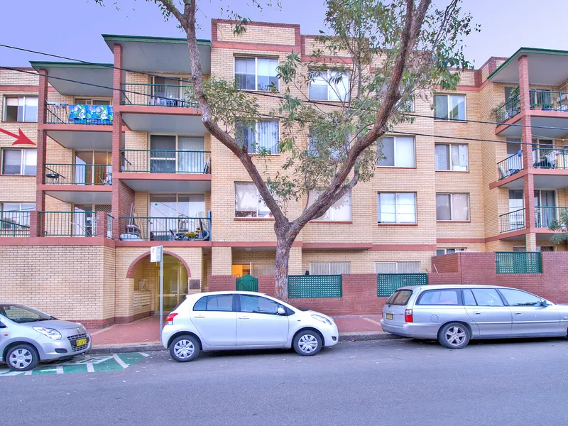 2 Bedroom Apartment - Available Now!