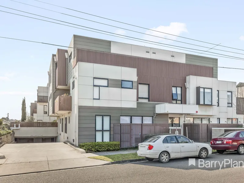 Light Filled Apartment!