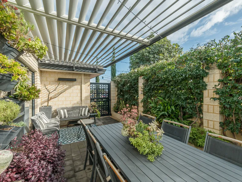 ONE HUNDRED REASONS TO LIVE HERE!