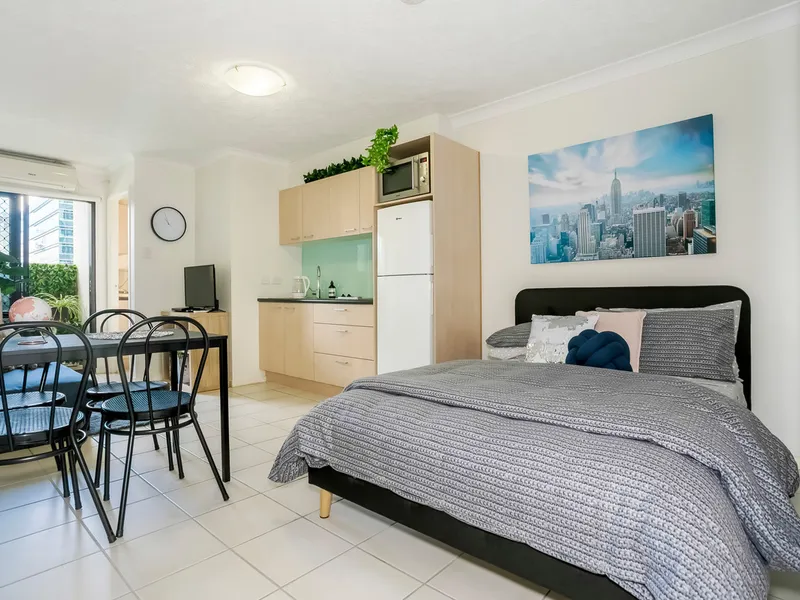 Fully Furnished Inner City Living