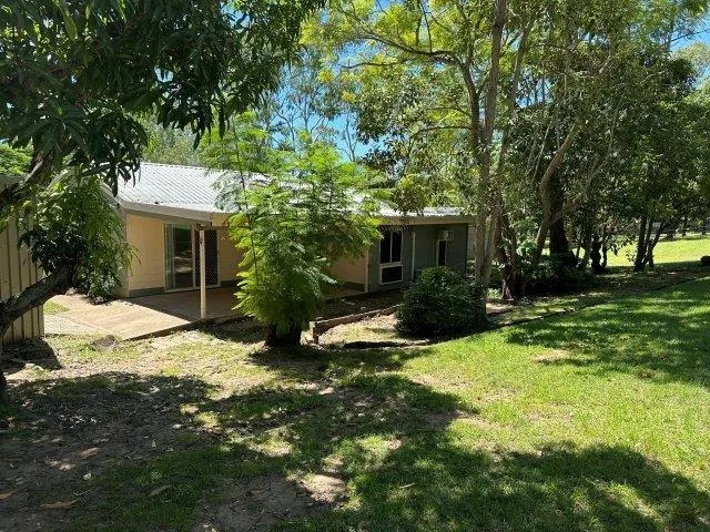 5 Acres – 4 Bedrooms- Huge Shed – Horse Lovers
