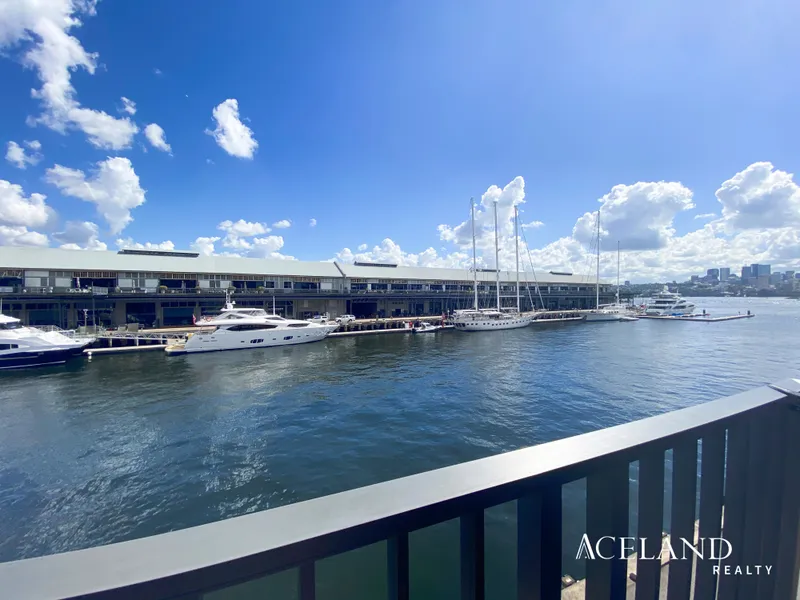Waterfront Luxry 2 Bedroom Apartment