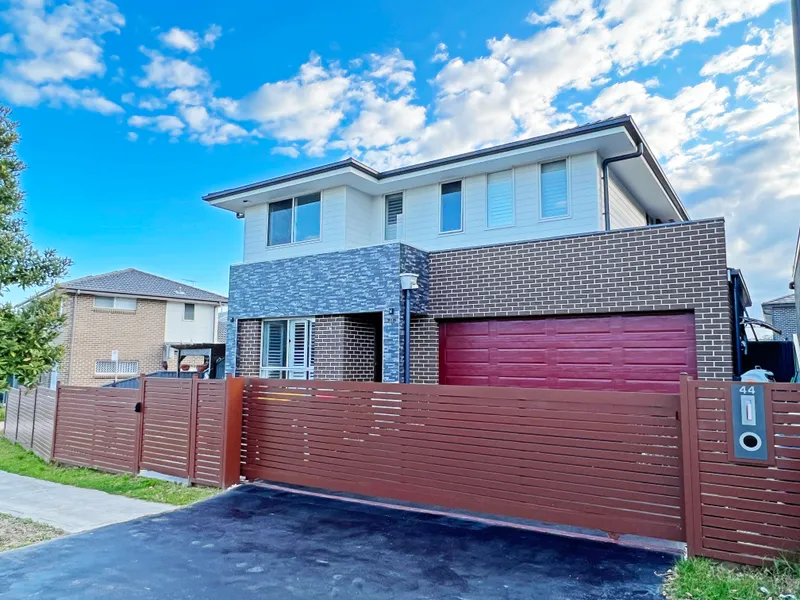 Magnificent Family Entertainer | Luxury and Spacious!