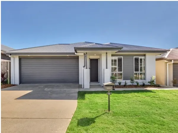 REGISTERED BLOCK! $645k Pkg Live in or Invest!!