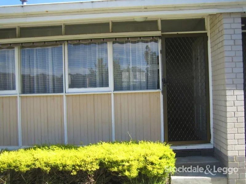 GREAT LOCATION IN DANDENONG CENTRAL