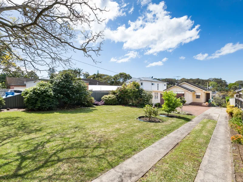 RENOVATOR'S DELIGHT OR REBUILD YOUR DREAM HOME STCA - BLUE CHIP POSITION