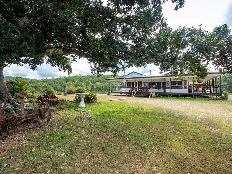 STUNNING HOMESTEAD WITH QUALITY FARMLAND