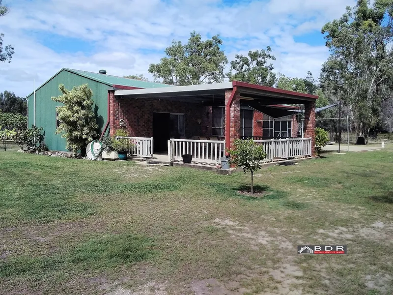 YOUR FUTURE IS HERE!!! WEEKENDER on 5.5 acres!!!