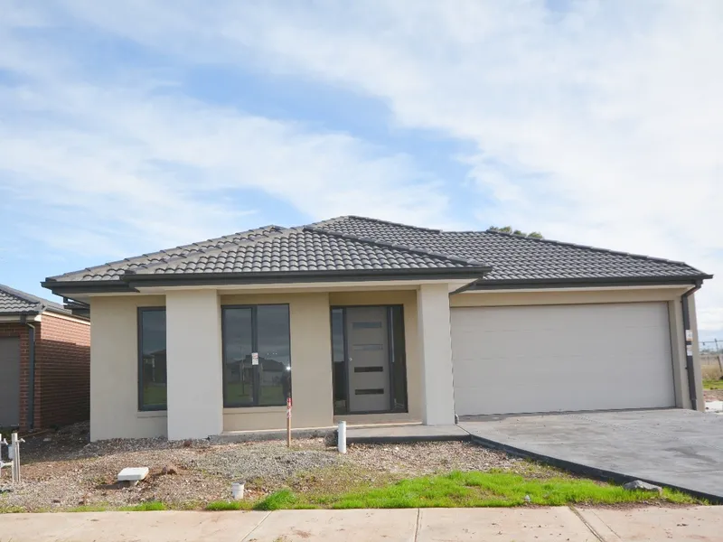 Fantastic Family Home in New Haven Estate!